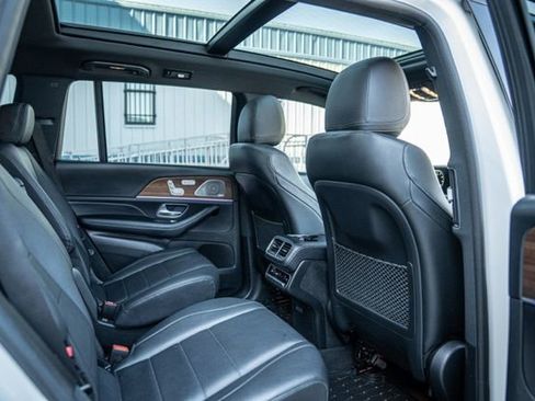 Used 2022 Mercedes-Benz GLS 450 4MATIC w/ AMG Line Exterior image 49