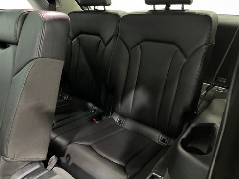 Used 2018 Audi Q7 3.0T Premium Plus w/ Premium Plus Package image 32