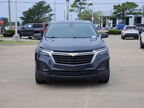Used 2022 Chevrolet Equinox LS w/ LS Convenience Package FWD image 2
