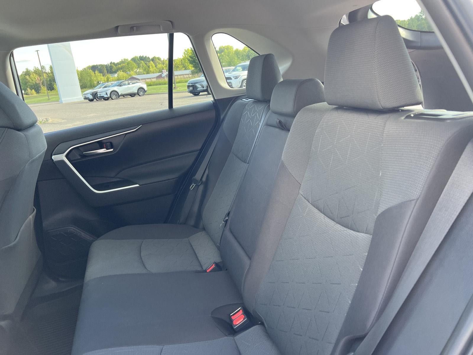 Used 2025 Toyota RAV4 XLE w/ Convenience Package AWD/4WD image 15