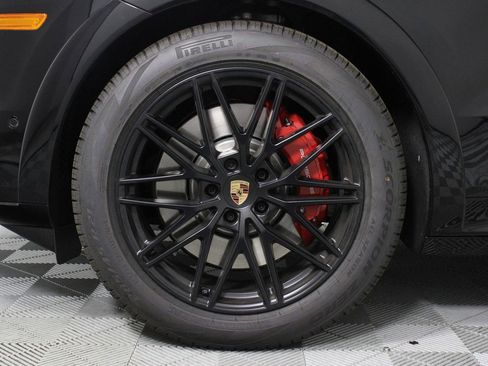 New 2026 Porsche Cayenne GTS image 17