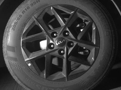 Used 2025 Kia K5 LXS image 13