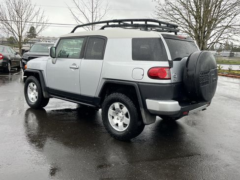 Used 2007 Toyota FJ Cruiser 4WD image 3