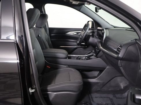 Used 2026 Chevrolet Traverse LT w/ Driver Confidence Package AWD/4WD image 28