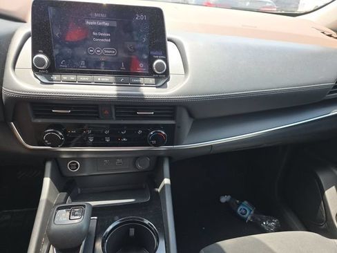 Used 2023 Nissan Rogue S FWD image 9