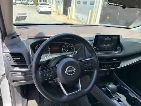 Used 2023 Nissan Rogue SV AWD/4WD image 6