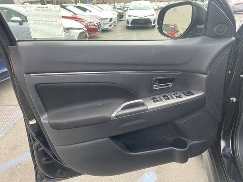 Used 2020 Mitsubishi Outlander Sport SE image 12