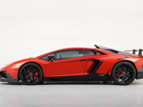 Used 2017 Lamborghini Aventador S image 16