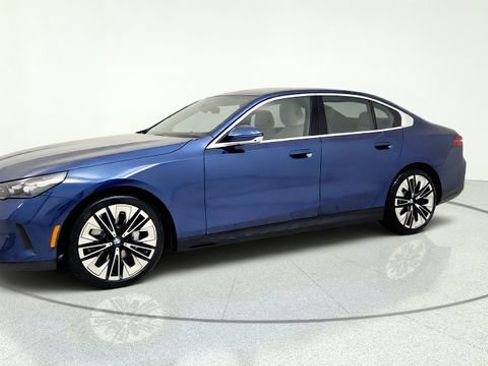 Used 2026 BMW 530i RWD image 4