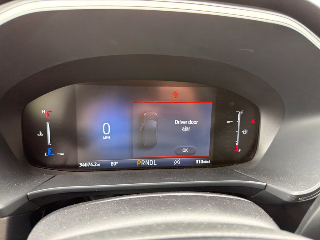Used 2025 Ford Escape Active AWD/4WD image 2