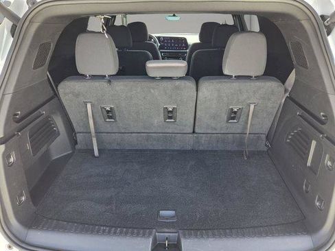Certified 2026 Chevrolet Traverse LT w/ Driver Confidence Package FWD image 17