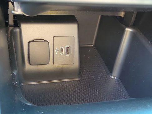 Used 2025 Ford Explorer ST-Line w/ Premium Package image 11