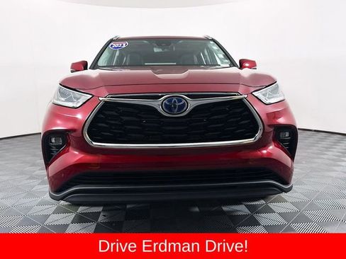 Used 2023 Toyota Highlander Limited AWD/4WD image 2