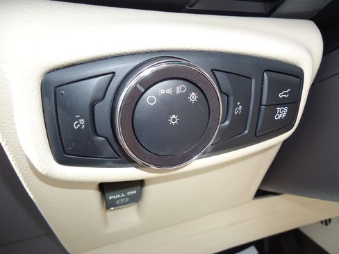 Used 2020 Lincoln Nautilus Premier w/ Equipment Group 101A image 15