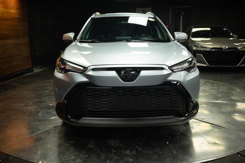 Used 2023 Toyota Corolla Cross AWD Hybrid image 3