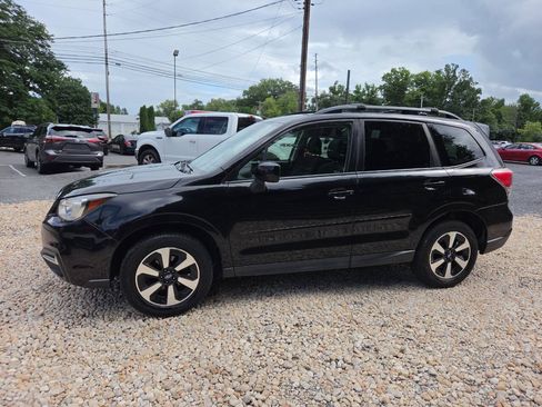 Used 2017 Subaru Forester 2.5i Premium AWD/4WD image 4