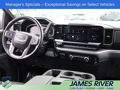 Used 2025 GMC Sierra 1500 SLT AWD/4WD image 13
