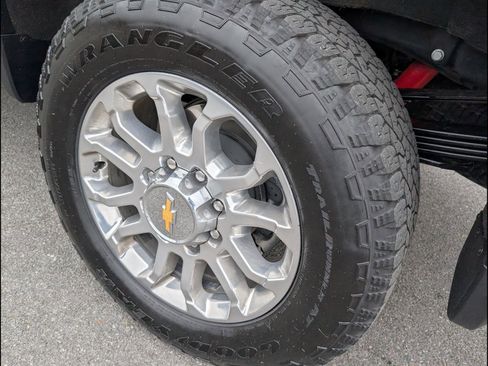 Used 2025 Chevrolet Silverado 2500 LTZ w/ LTZ Premium Package image 21