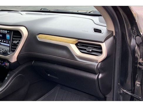 Used 2019 GMC Acadia Denali image 18