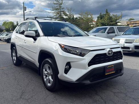 Used 2021 Toyota RAV4 XLE AWD/4WD image 3