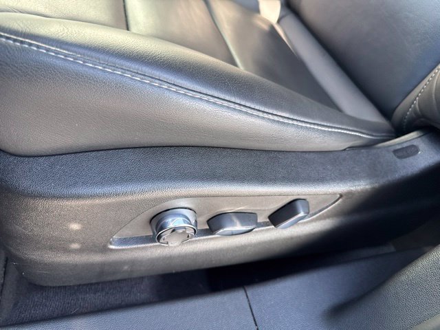 Used 2025 Cadillac XT4 Premium Luxury AWD/4WD image 17