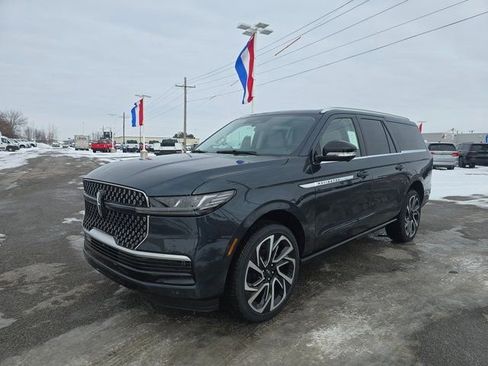 New 2026 Lincoln Navigator L Reserve AWD/4WD image 9