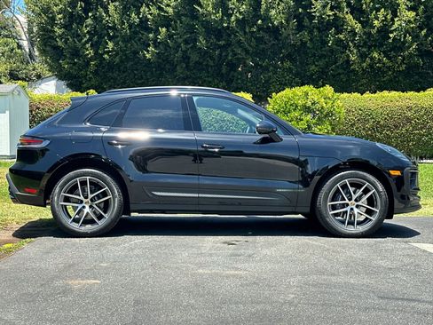 New 2026 Porsche Macan AWD/4WD image 9