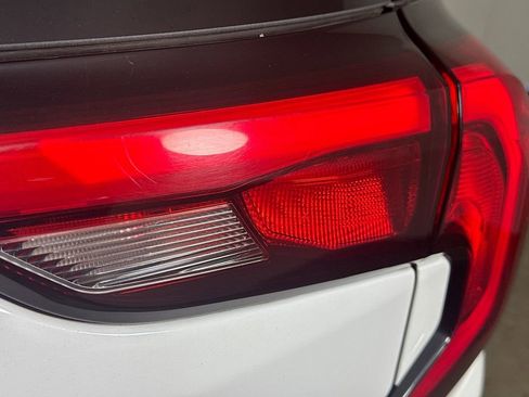 Used 2021 GMC Terrain SLT image 32