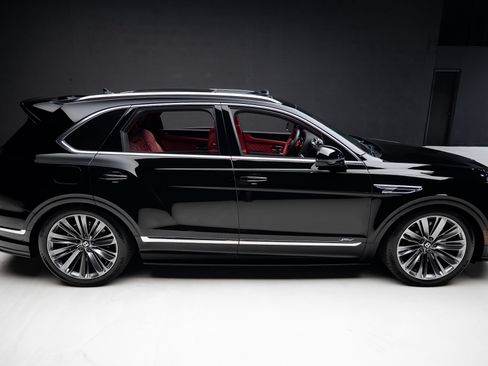 Used 2022 Bentley Bentayga Speed AWD/4WD image 34