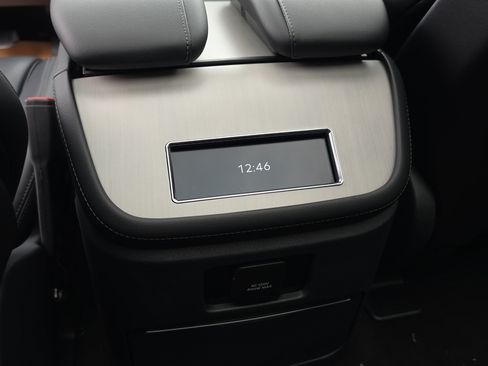 New 2026 Lincoln Navigator Reserve w/ Jet Appearance Package AWD/4WD image 24