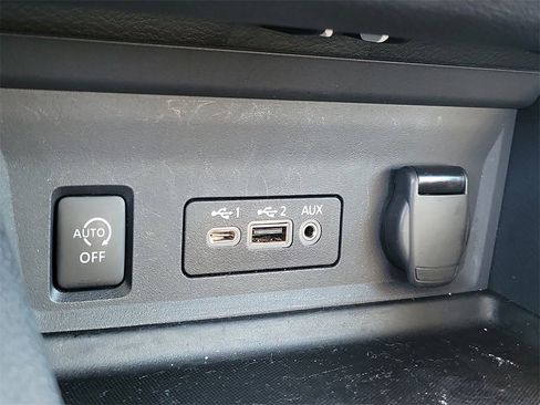 Used 2024 Nissan Sentra SV image 12