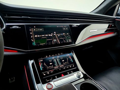 Used 2022 Audi RS Q8 w/ Luxury Package image 15