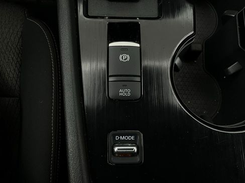 Used 2025 Nissan Rogue SV image 23