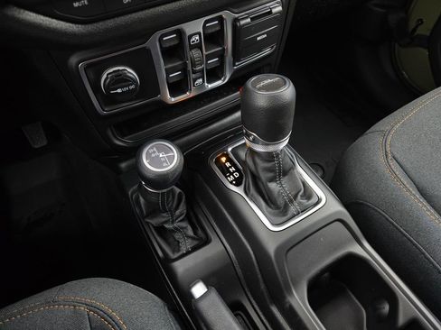 New 2026 Jeep Gladiator Sport AWD/4WD image 22