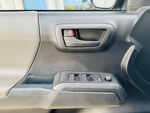 Used 2017 Toyota Tacoma SR w/ Tow Package image 8