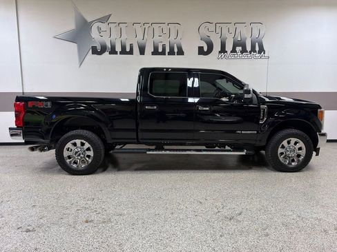 Used 2017 Ford F250 Lariat w/ Lariat Ultimate Package AWD/4WD image 34