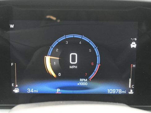 Used 2024 Chevrolet Trax LT FWD image 12