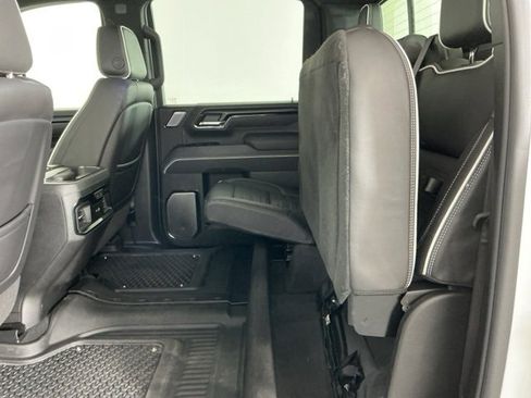 Used 2024 GMC Sierra 2500 AT4X image 32