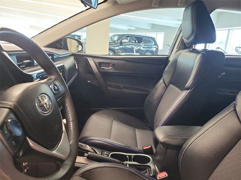 Used 2017 Toyota Corolla SE image 16