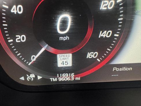 Used 2019 Volvo XC90 T6 Momentum w/ Advanced Package image 26