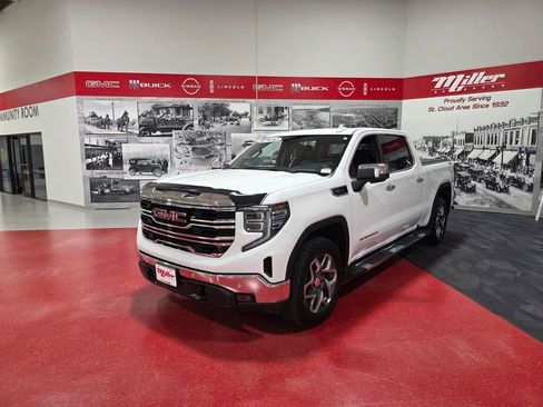 Certified 2022 GMC Sierra 1500 SLT w/ SLT Premium Plus Package AWD/4WD image 9