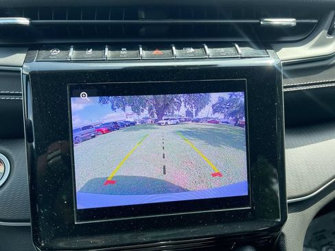 Used 2023 Jeep Grand Cherokee L Laredo RWD image 21