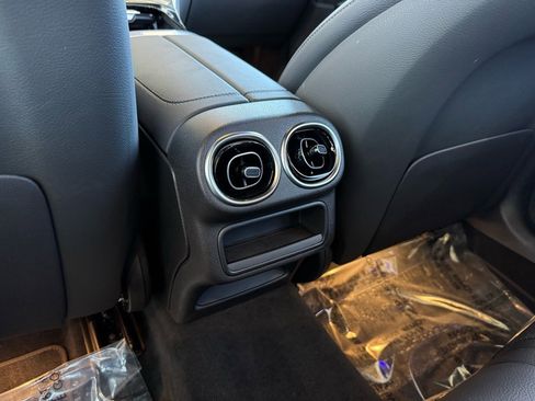 Certified 2025 Mercedes-Benz GLC 300 image 19