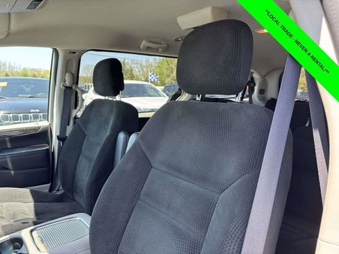 Used 2016 Dodge Grand Caravan SXT w/ Rear Park Assist Package FWD image 6