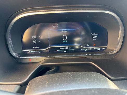 Used 2023 Chevrolet Suburban Premier image 13