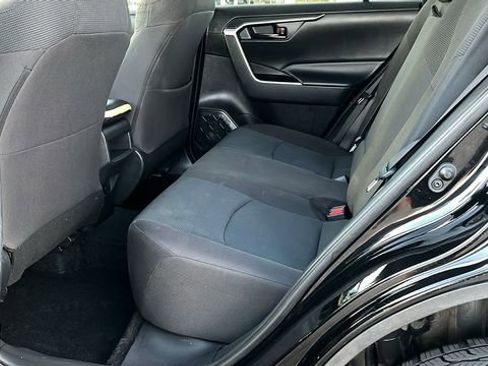 Used 2021 Toyota RAV4 LE w/ Carpet Mat Package (TMS) image 20