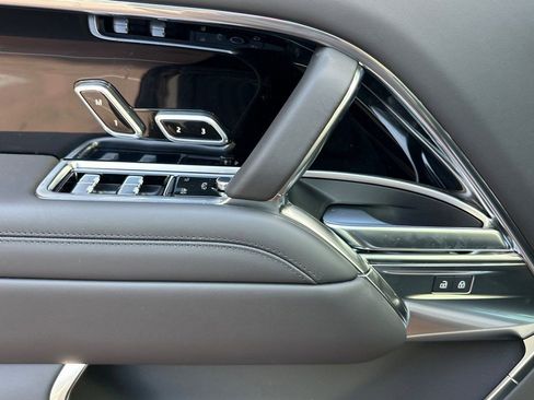 New 2026 Land Rover Range Rover Long Wheelbase SE image 16