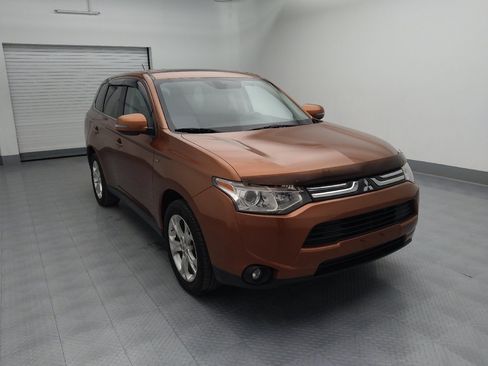 Used 2014 Mitsubishi Outlander GT AWD/4WD image 13