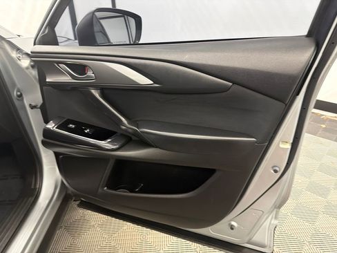 Used 2018 MAZDA CX-9 Sport FWD image 14