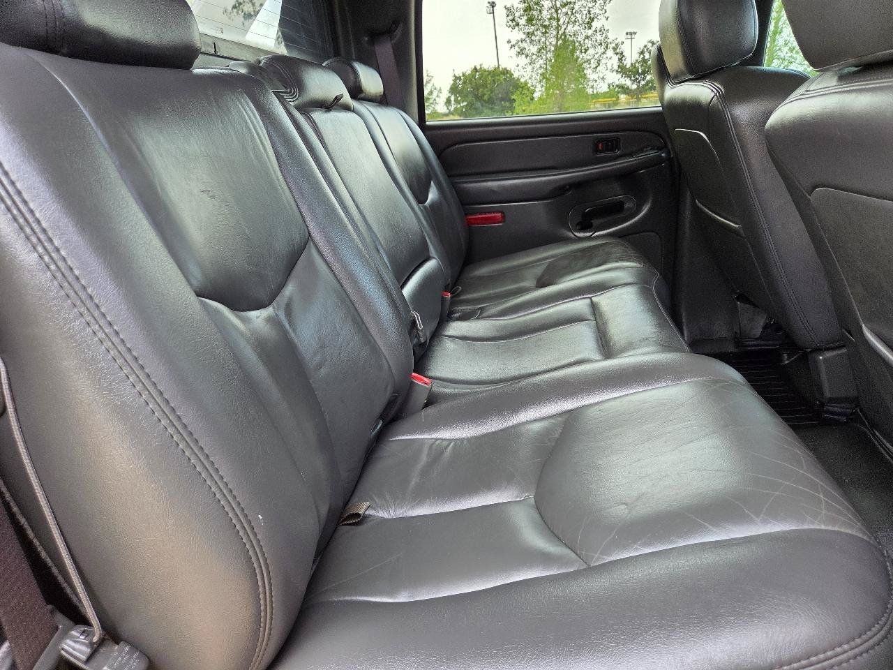 Used 2004 Chevrolet Avalanche Z66 RWD image 9